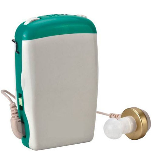 Карманный слуховой аппарат для пожилого человека